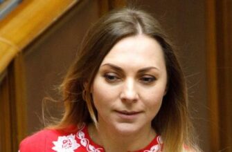 Нардепка грала в мобільному телефоні під час зустрічі з головою НАБУ (відео)