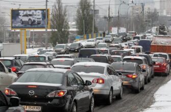 Негода паралізує дороги в Україні: де обмежено рух транспорту