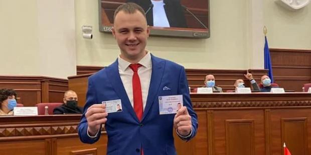 “Щиро дякую міським службам…”: Депутат Київради зламав хребет через ожеледицю в столиці