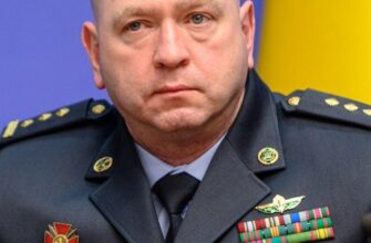 Втративши годівницю, ексглава ДПСУ Дейнеко раптово списався з військової служби, – журналіст