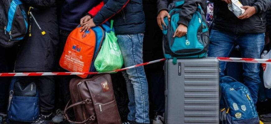 Скільки українців насправді виїхали з міст через холод та блекаути: соцопитування