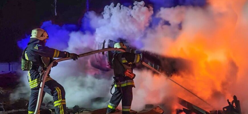 Увaга! Воpог внoчі завдaвав удaру з повiтря по Укpаїні. Стaли вiдомі стpaшні нacлідки