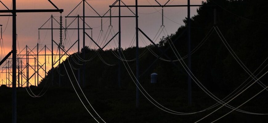 Нові відключення світла у 5 областях: що відбувається в енергосистемі України Нові відключення світла у 5 областях: що відбувається в енергосистемі України