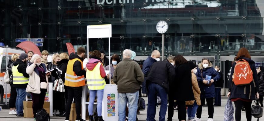 Українські чоловіки мають працювати у своїй країні: Німеччина визначилася із долею біженців?