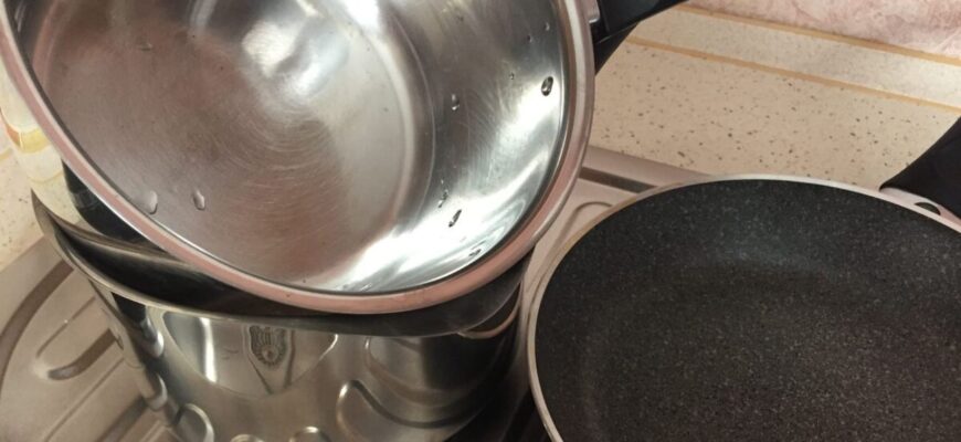 Чоловік вже ніс каструлю у смітник, а я зупинила: 10 хвилин і вона сяє, як новорічна гірлянда Чоловік вже ніс каструлю у смітник, а я зупинила: 10 хвилин і вона сяє, як новорічна гірлянда