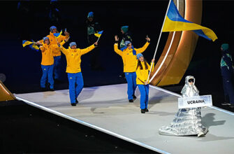 Під час відкриття Олімпіади-2026 табличку України перед збірною несла росіянка