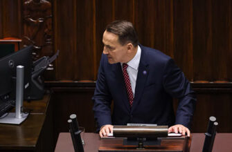 Сікорський у Сеймі закликав бути готовими до війни "як та, яку пам’ятають наші діди"