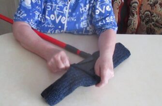 Шкарпетки з діркою не штопаю, а надягаю на швабру: секрети використання, і не лише від пилу під диваном