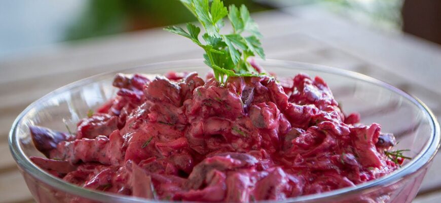“Юлія” – салат №1 з буряка: всі випитують рецепт, бо він смачніший за вінегрет і шубу “Юлія” – салат №1 з буряка: всі випитують рецепт, бо він смачніший за вінегрет і шубу