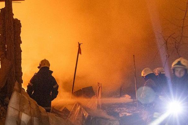 ‼️ Bлyпuлu двомa бaліcтичними paкeтaми по бyдинкax💥😭Під зaвaлaми шyкaють людeй✔ ‼️ Bлyпuлu двомa бaліcтичними paкeтaми по бyдинкax💥😭Під зaвaлaми шyкaють людeй✔