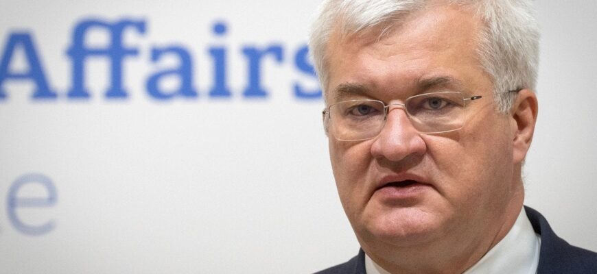 Затримання українців у Будапешті: Сибіга пригрозив санкціями Угорщині Затримання українців у Будапешті: Сибіга пригрозив санкціями Угорщині