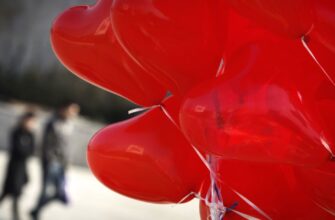 Чи гріх святкувати День Валентина: священник відповів