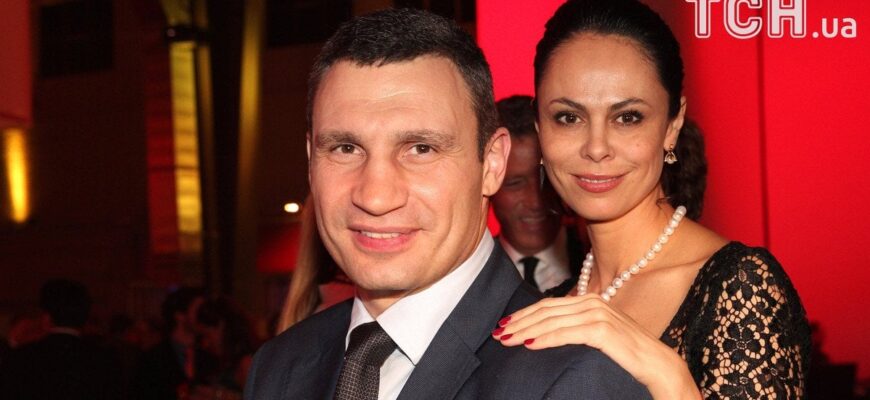 Ексдружина Кличка на рідкісному фото показала, який зараз вигляд має їхня 23-річна донька