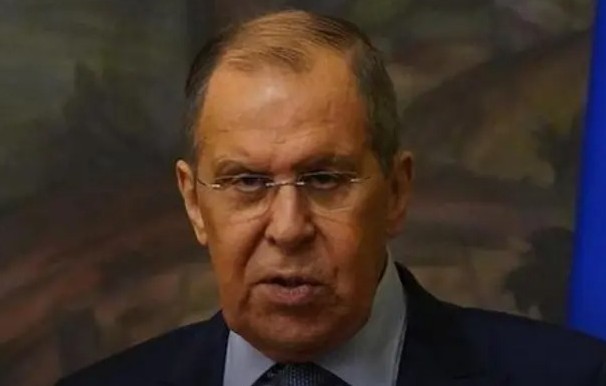 Європа б’є на сполох! Лавров накинувся. Його “відтягнули”. Такого повороту ніхто не чекав