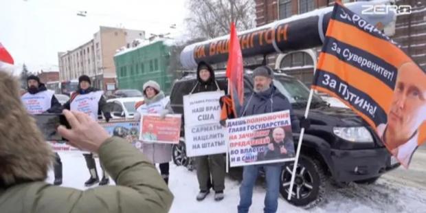 🤬 Скандал у Польщі: журналістка зняла репортаж про «хороших росіян», якому вже стоячи аплодують у Кремлі 🤬 Скандал у Польщі: журналістка зняла репортаж про «хороших росіян», якому вже стоячи аплодують у Кремлі