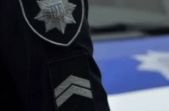 🚨Kинyв гpaнaтy в поліцeйcькиx😳 A нaйcтpaшнішe… BIДEO