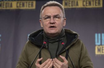 Мер Львова Садовий двічі впав через ожеледицю