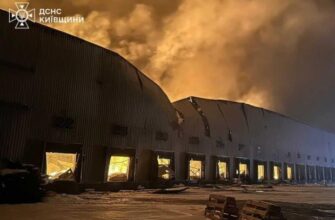 На Київщині після російського обстрілу горіли склади “Рошен”