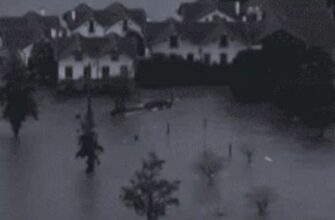 O Боже! 😭 Прямо y ці хвилини шаленна стихія буквальни змиває міста з лиця землі 😱 Є зариблі та зниклі безвісти