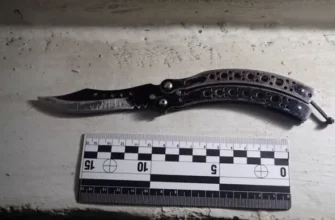 Під час масової бійки біля ТРЦ в Києві підлітка вдарили ножем у живіт (відео)