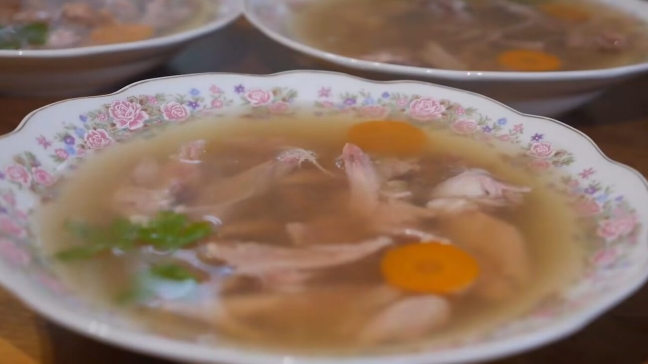 Кулінари розсекретили інгредієнт, який допомагає зробити холодець прозорим Кулінари розсекретили інгредієнт, який допомагає зробити холодець прозорим