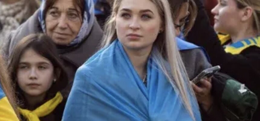 Українці не отримають автоматuчного дозволу залишитись в ЄС після війни, – єврочиновниця