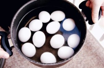 Чому в жодному разі не можна класти гарячі варені яйця у холодну воду