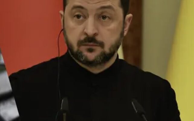 Це моя позиція, – Зеленський відповів, чи звільнятиме Залужного після критики Це моя позиція, – Зеленський відповів, чи звільнятиме Залужного після критики