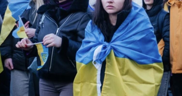 Порадили переїхати у “безпечніші регіони України”: Британія відмовляє родинам біженців у притулку