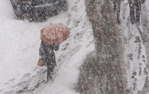 Снігопад, сильний вітер та хуртовини: частину України завтра накриє негода Снігопад, сильний вітер та хуртовини: частину України завтра накриє негода