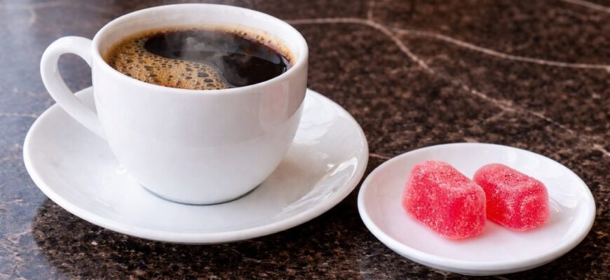 Змінила звички: до чаю беру 1 шматочок халви, а до кави 2 мармеладки – я в захваті від цих поєднань