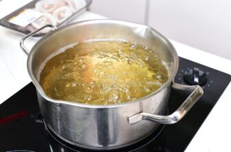 І дитина не пересолить: точні пропорції солі для супів на каструлю 2, 3 і 5 літрів