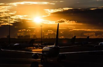 Сусідня країна піднімала винищувачі та закривала аеропорти через удари по Україні: подробиці