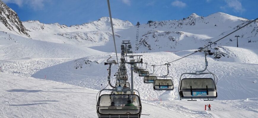 Трагедія на очах у натовпу: лижник-екстремал загинув на “чорній” трасі Трагедія на очах у натовпу: лижник-екстремал загинув на “чорній” трасі