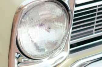 Це може здивувати! Навіщо в СРСР заливали гальмівну рідину у фари авто