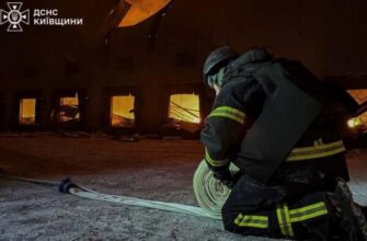 У Київській області під час ліквідації наслідків удару РФ загинув рятувальник, його колега – в лікарні