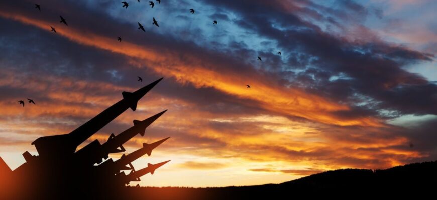 У Макрона заявили про ризик розповсюдження ядерної зброї — Politico У Макрона заявили про ризик розповсюдження ядерної зброї — Politico