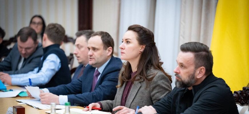 Удари РФ не припиняться після потепління: як уряд планує рятувати енергосистему Удари РФ не припиняться після потепління: як уряд планує рятувати енергосистему