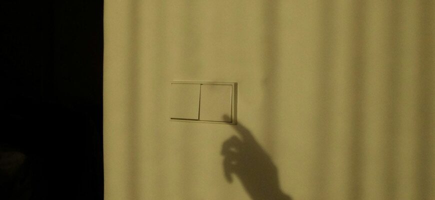 Відключення світла 16 березня: актуальні графіки для всіх областей