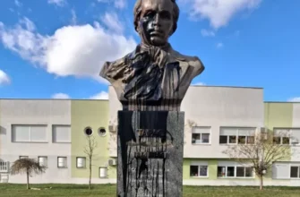 Якраз до річниці вторгнення: У Сербії пошкодили пам’ятник Тарасу Шевченку (відео)