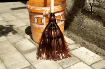 Не викидаю пляшку від “Моршинської” у сміття: показую 1 хитрий спосіб, як зробити люксовий віник для дому