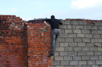 В Україні заборонили високі паркани. Тепер офіційно