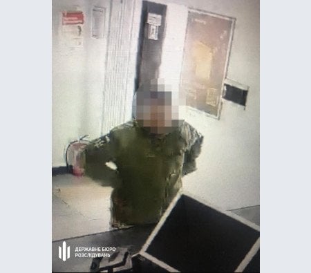 У Києві затримали посадовців ТЦК та експравоохоронця за масове «списання» військовозобов’язаних / © Державне бюро розслідувань