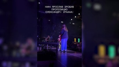 Учасник гурту NAZVA освідчився коханій просто під час концерту Учасник гурту NAZVA освідчився коханій просто під час концерту