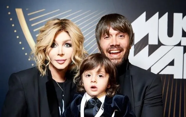 Ірина Білик з чоловіком і сином Ірина Білик з чоловіком і сином