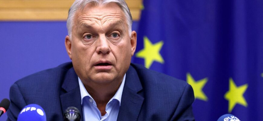 Угорщину чекає розплата: у Politico заявили, що Орбан перетнув "червону лінію" Євросоюзу Угорщину чекає розплата: у Politico заявили, що Орбан перетнув "червону лінію" Євросоюзу