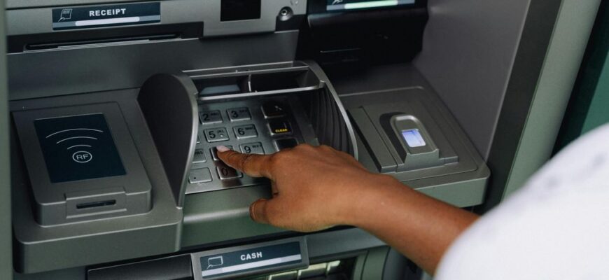 Крадуть ваші гроші за допомогою нитки: виявлена нова схема шахрайства Крадуть ваші гроші за допомогою нитки: виявлена нова схема шахрайства