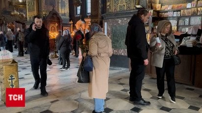 Сльози та молитви у Володимирському соборі: Київ прощається з патріархом Філаретом Сльози та молитви у Володимирському соборі: Київ прощається з патріархом Філаретом