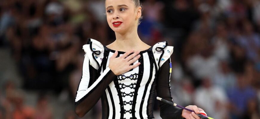 17-річна українська гімнастка Онофрійчук ефектно виграла топові змагання у Іспанії 17-річна українська гімнастка Онофрійчук ефектно виграла топові змагання у Іспанії