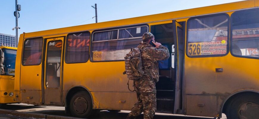 Хто має право звільнитися зі служби за сімейними обставинами: перелік категорій Хто має право звільнитися зі служби за сімейними обставинами: перелік категорій